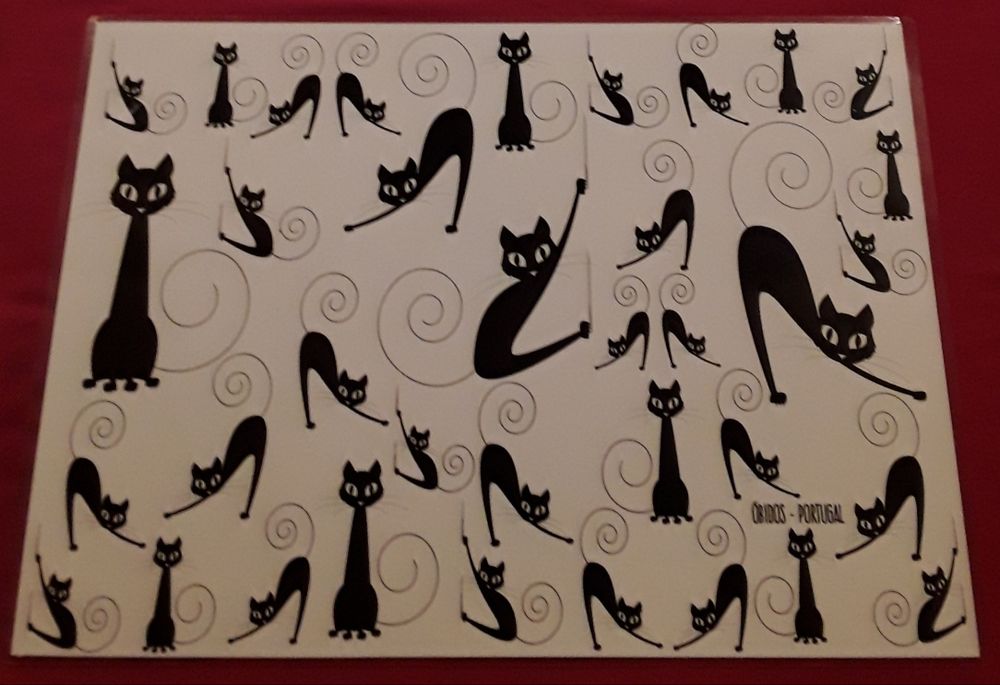 Par de individuais de mesa plastificados, decorados com gatos