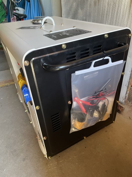 Генератор HYUNDAI DHY6000SE