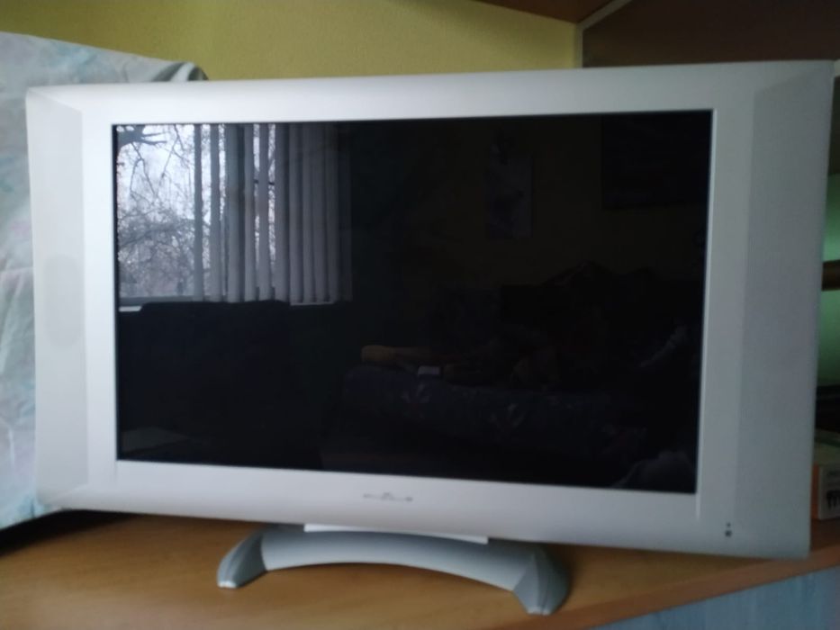 Телевізор Phocys 30 дюймів.