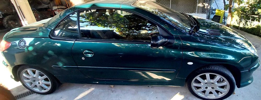 Peugeot 206cc com caixa automática, a gasolina e GPL