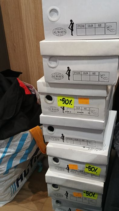 Szpilki beżowe nowe