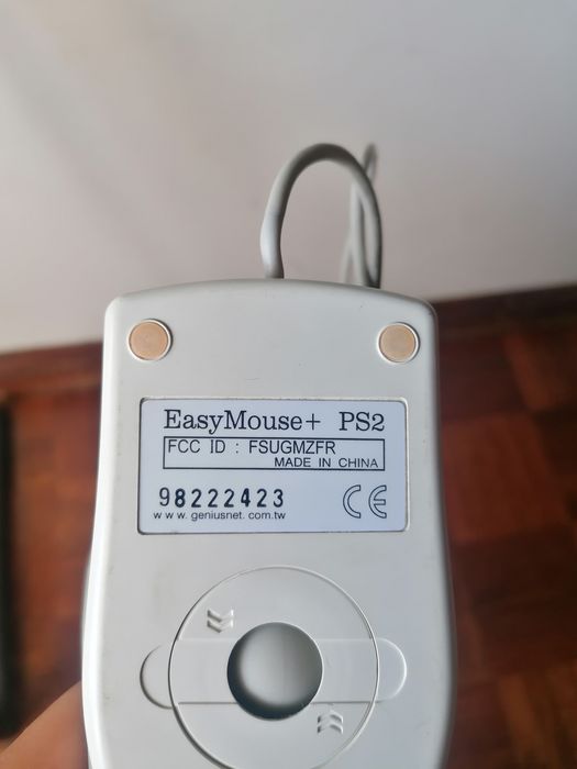 Rato antigo Genius antigo para despacho