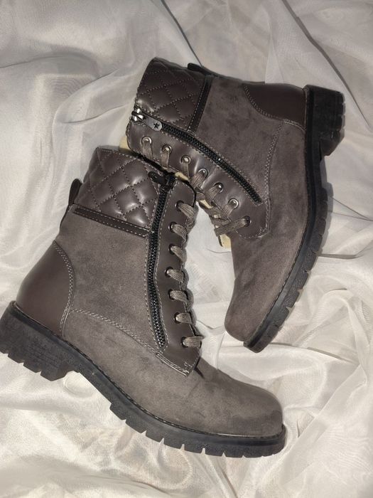 Сапожки/ботінки жіночі 39