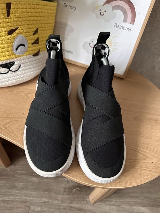 Круті кросівки Vans 39р