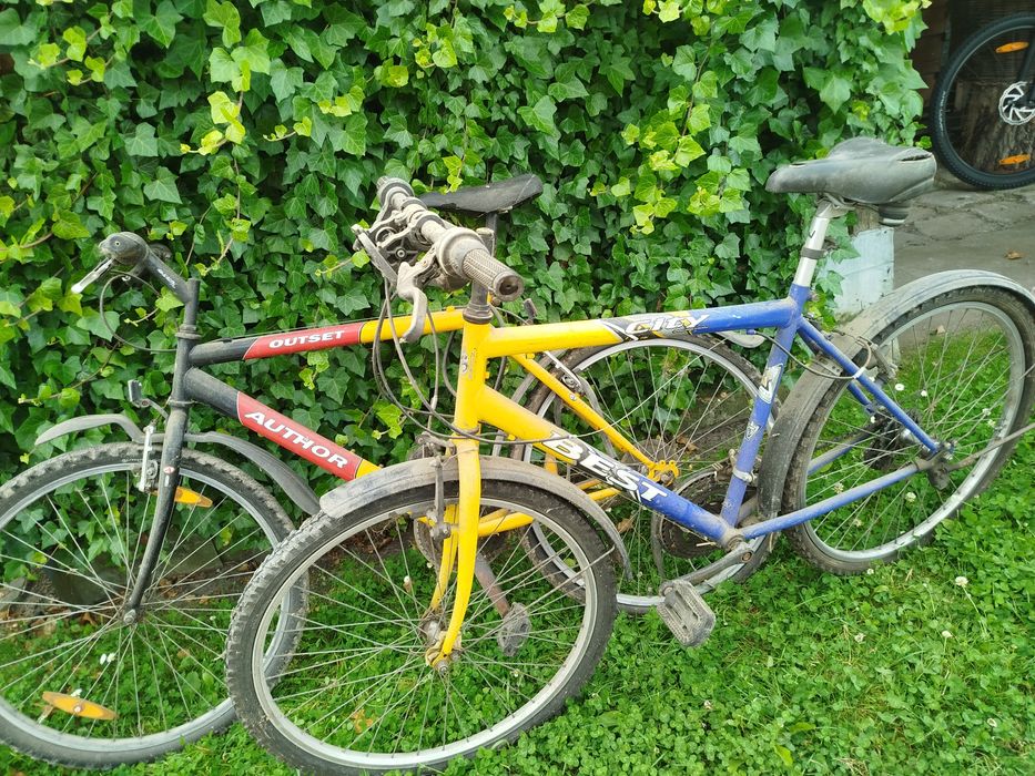 Trzy rowery do naprawy