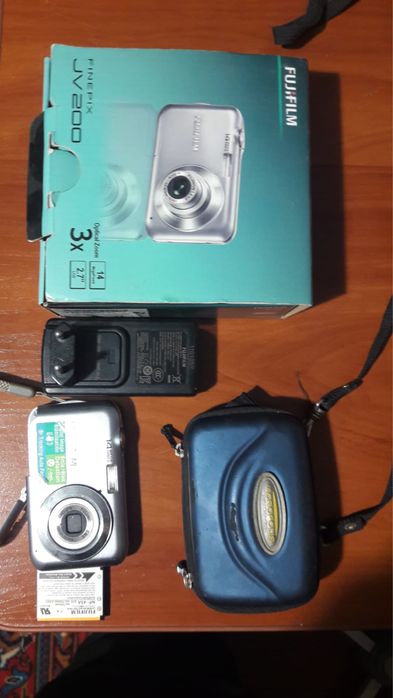 Камера Fujifilm Finepix JV200