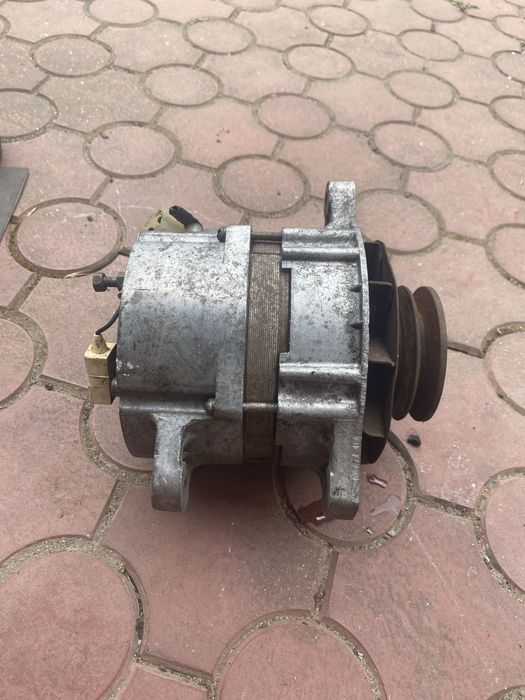 Продам генератор зіл 5301 ( бичок)