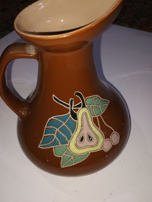 Керамічний кувшин.