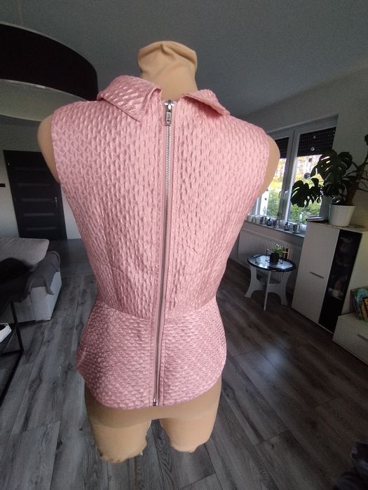 R.34 nowa elegancka bluzeczka bez rękawów suwak kołnierzyk