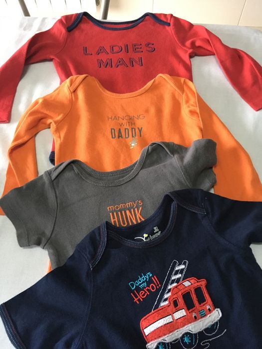 Lote 4 body de exterior Carters 18/24 meses