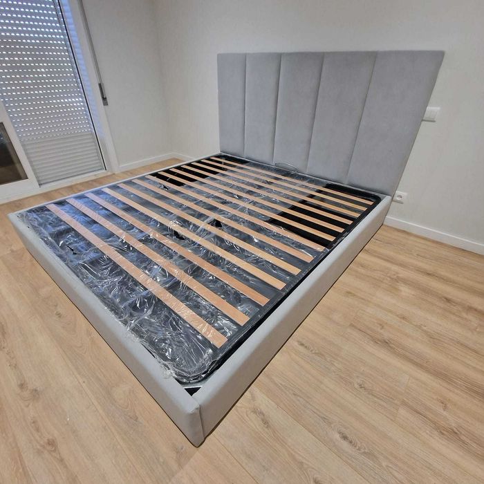 Camas De Casal Estofadas ALTA GAMA - MODELO RAYOS - Top de Gama 190x140m Estrado Incluído!!
