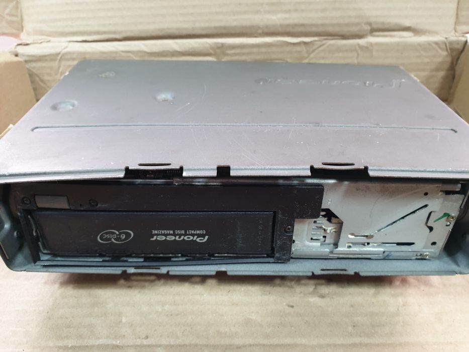 CD чейнджер  Pioneer CDX-P670