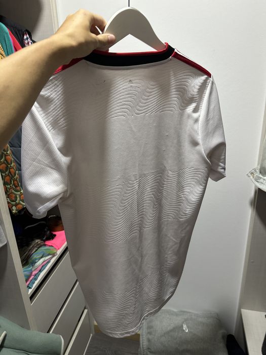 camisa de futebol flamengo 22/23 e camisa milan 23/24