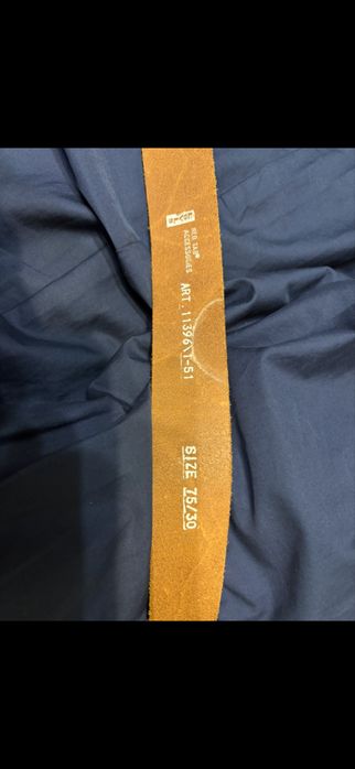 Оригінальний ремінь Levi's з масивною пряжкою (майже новий)