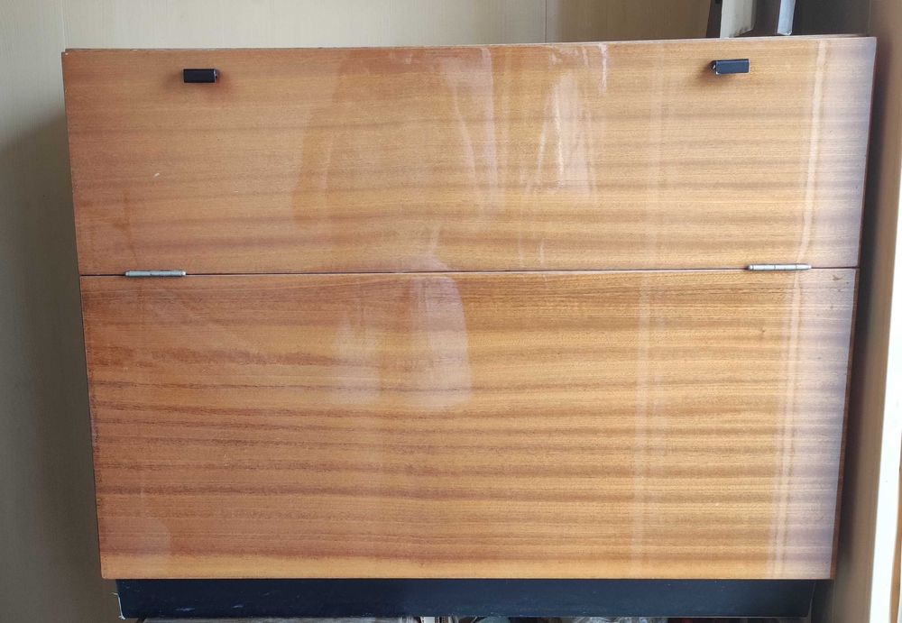 Тумба дерев'яна для білизни