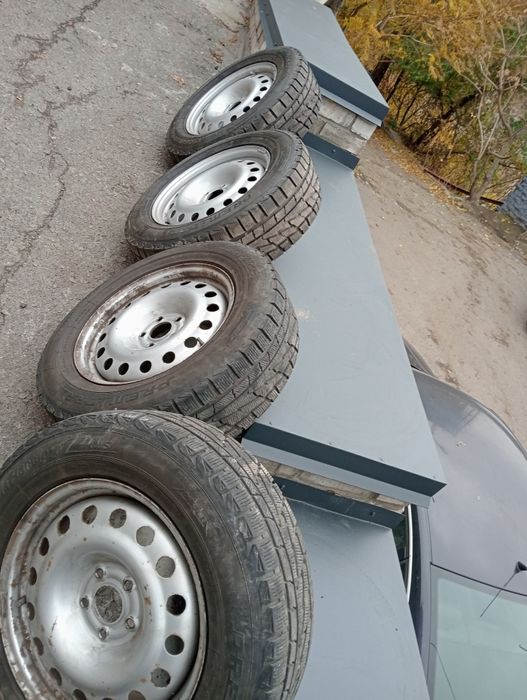 Продам диски с резиной на Нисса X -TRAIL