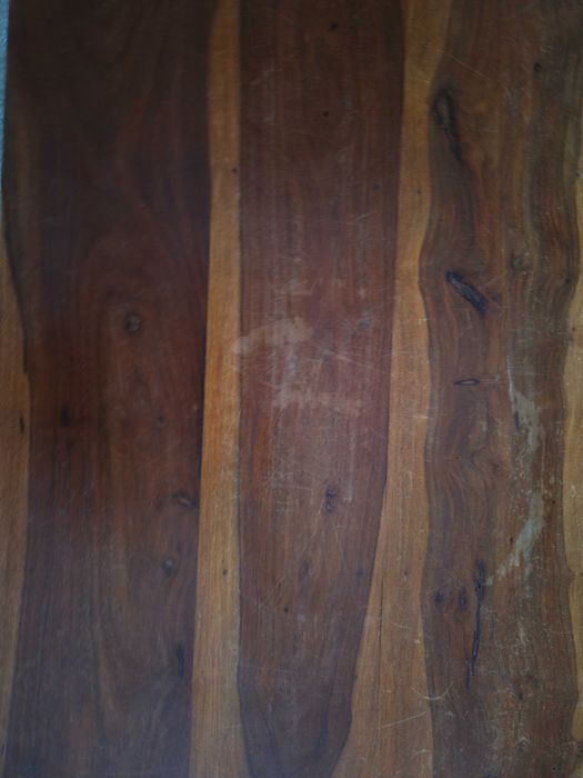 Mesa de madeira maciça