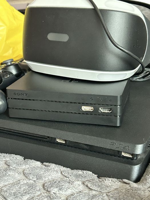 Sony PlayStation 4 Slim + PlayStation VR + геймпад DualShock 4