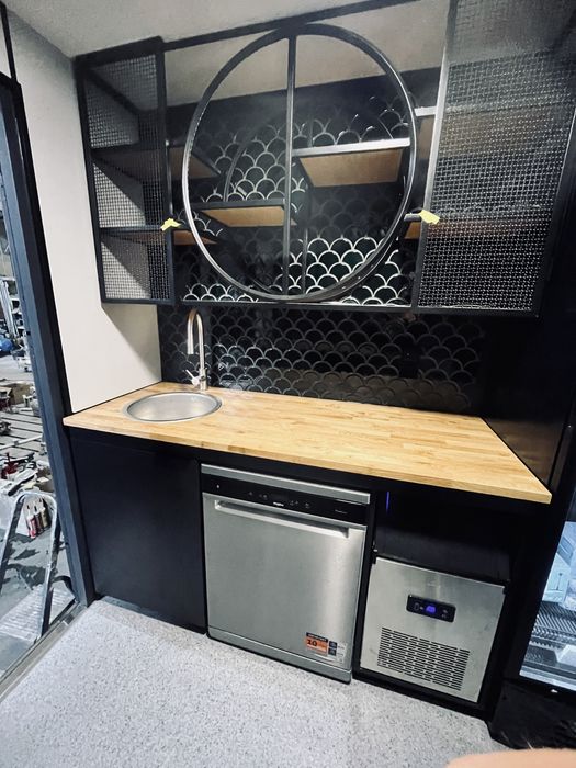 Solidny fachowiec  – Stolarz instalator złota rączka