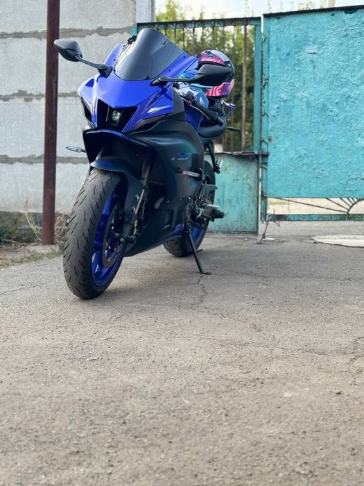 Продаю Yamaha R7 2023