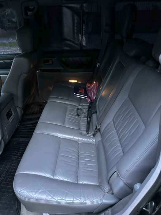 Toyota Land Cruiser 100 4.7 V8