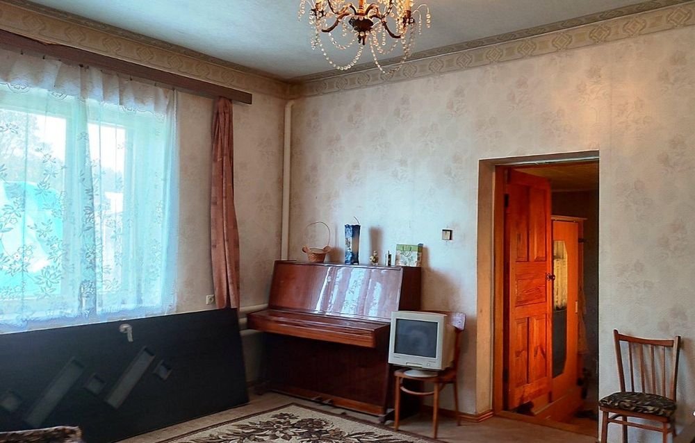 Добротний будинок у селі Тернова — простір, затишок і родючі землі!