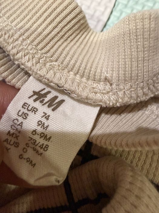 костюм/крмплект світшот і штани  унісекс H&M 6-9 місяців