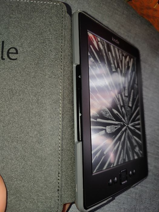 Продам електронну книгу Kindle