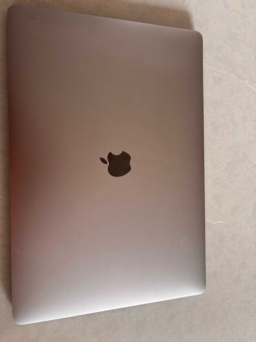MacBook Pro 15" Retina (2017) - i7 2.9GHz - 16GB RAM - 500GB SSD