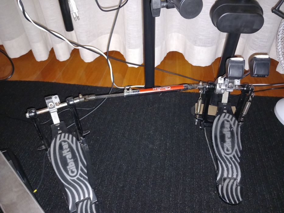Bateria eletrónica Roland TD-07 DMK completa e com extras