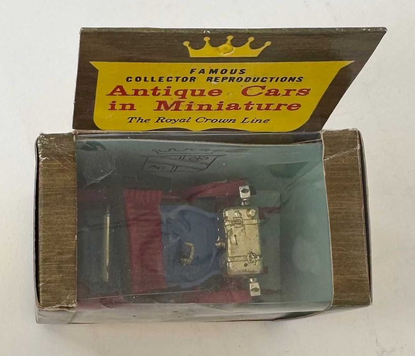 KMC_PEUGEOT 4HP 1896 “Paris Marseille” Esc 1/43. Série “Antique Cars In Miniature”. Como novo.