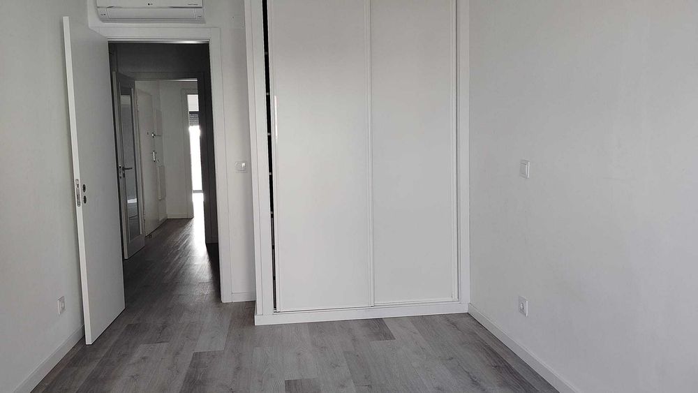 Excelente apartamento T3 semi-novo para arrendamemto