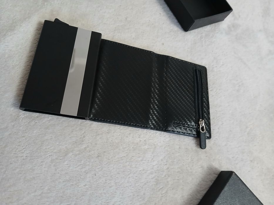 Etui Na Karty Dokumenty Wizytówki i Gotówkę Funkcjonalne Eleganckie So