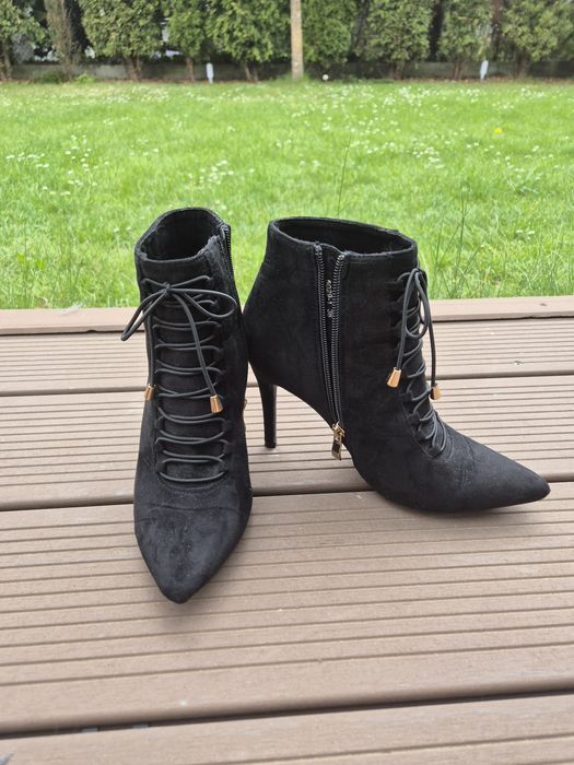 Buty na obcasie marki Betler