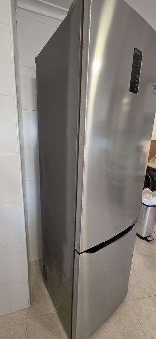 Frigorífico Combinado LG GBB60NSFFS (No Frost - 200 cm - 343 L - Inox)