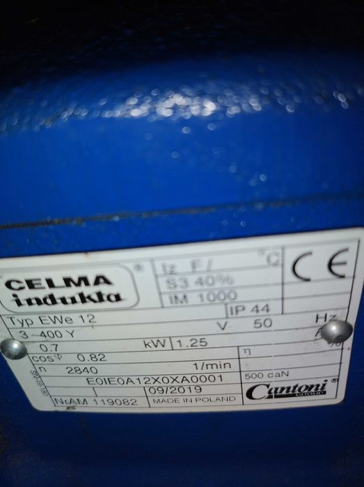 Stół wibracyjny elektrowibratorem