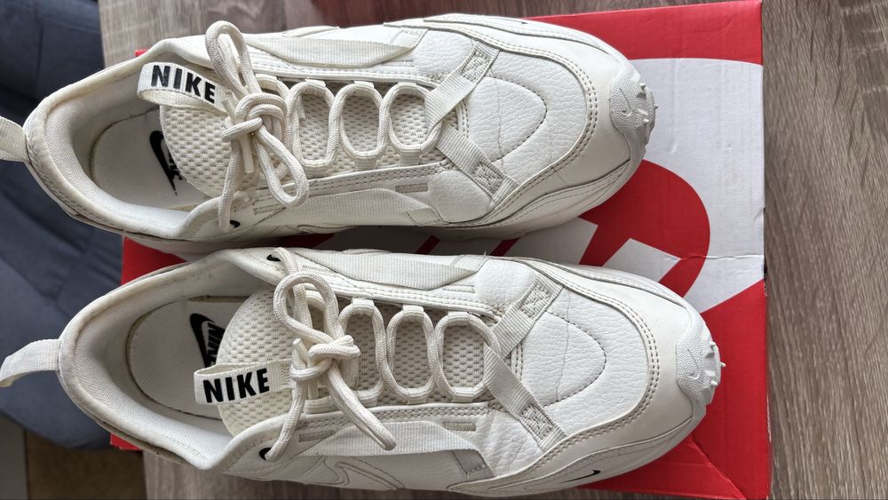 Оригінальні кросівки Nike, нові, 26 см (по устілці)