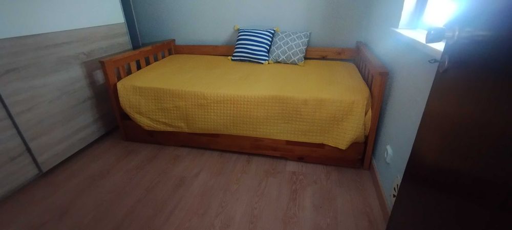 Cama dupla de gaveta