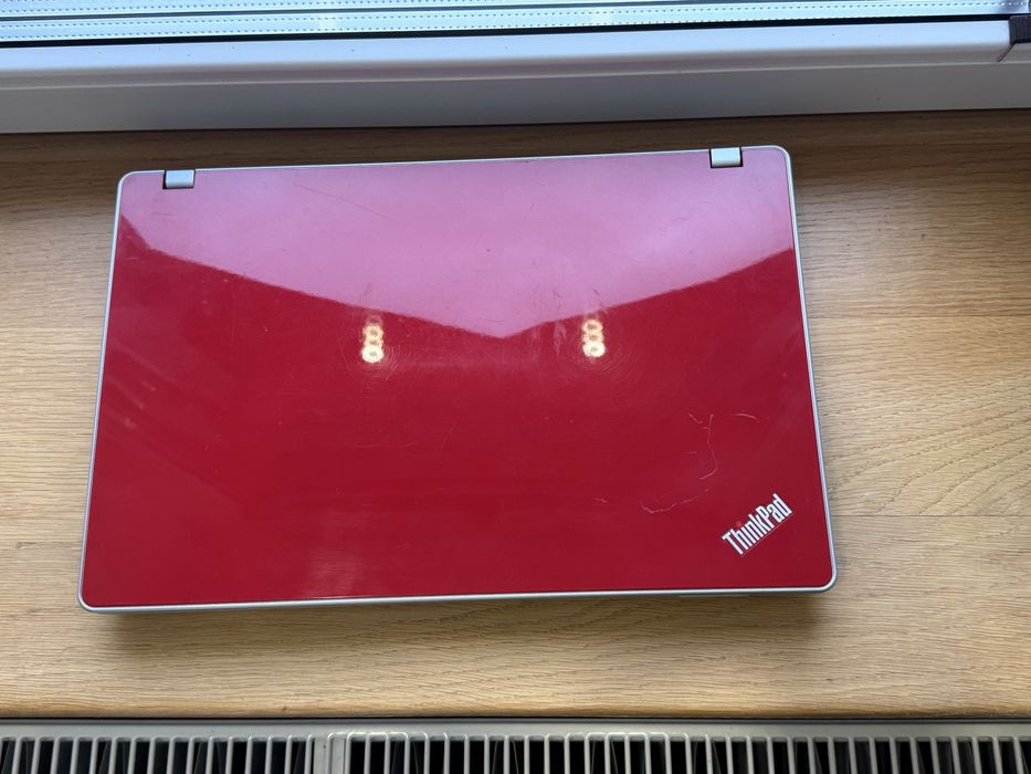 Lenovo ThinkPad Edge Red