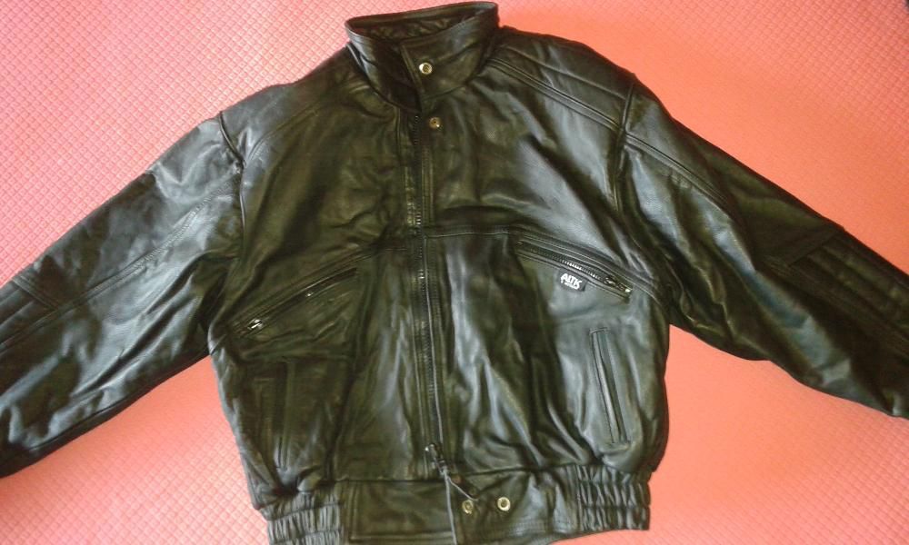 Fato de mota em couro da ALTIS para Senhora (nunca usado)