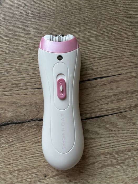 Depilator AVON.