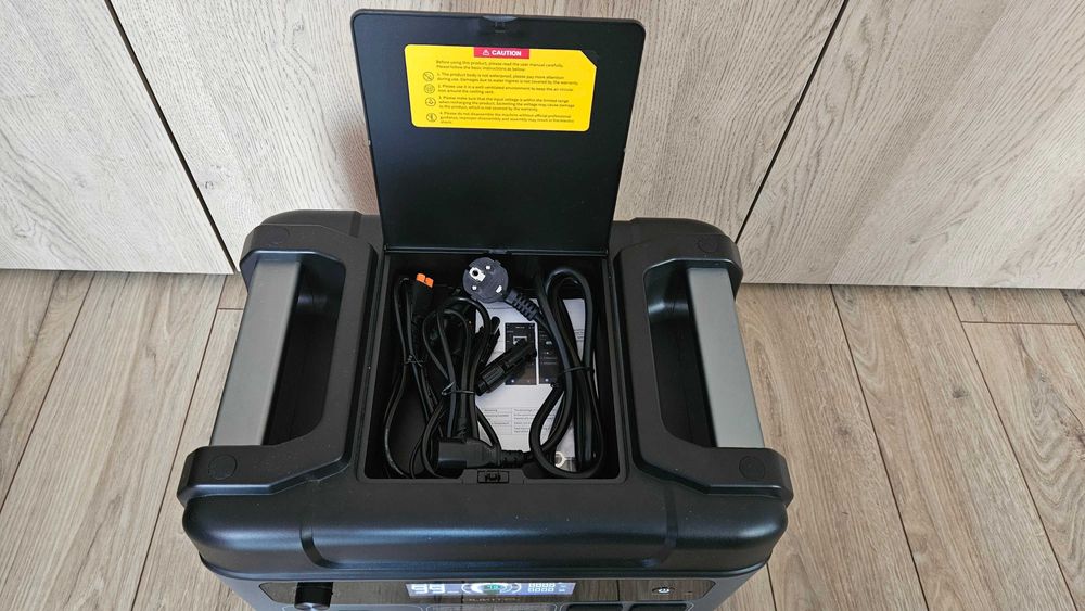 Зарядна станція OUKITEL P2001E Plus