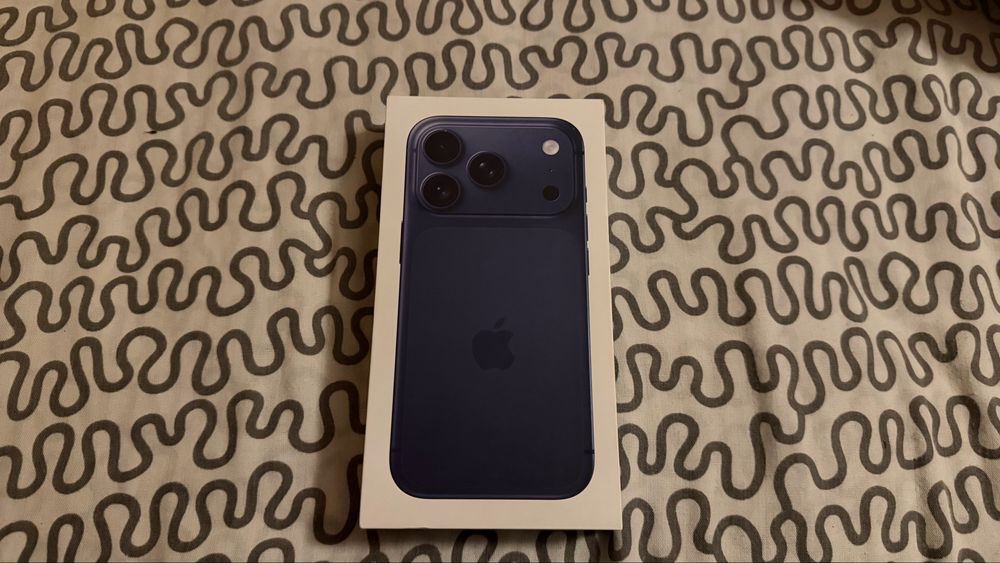iPhone 17 Pro 256GB – Azul Escuro