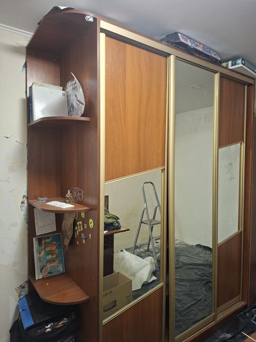 Шафа купе,з дзеркалом