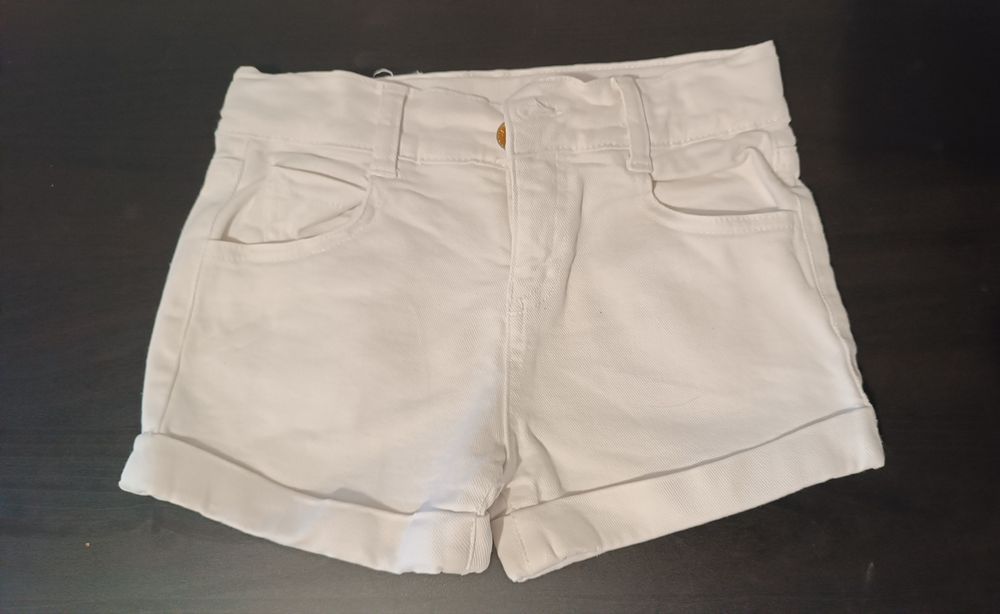 Calção Branco. Agatha Ruiz de lá Prada. 5 Anos