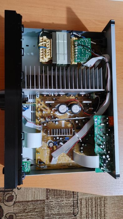 Продам усилитель с ЦАП Onkyo A 9050. В  очень хорошем состоянии.