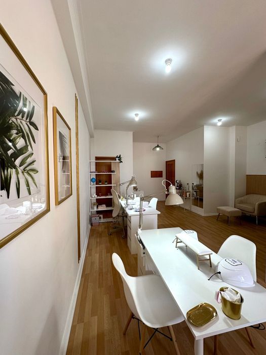 Alugo Mesa Manicure / Pedicure