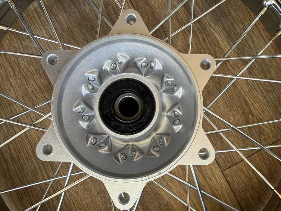 Колесный диск мотоцикла /R 18 R 18x2.15