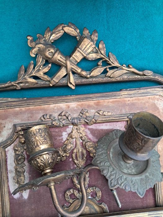 Espelho/tocador muito antigo.