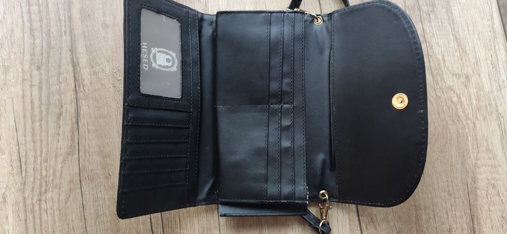 Portfel z cyrkoniami i odpinanym paskiem